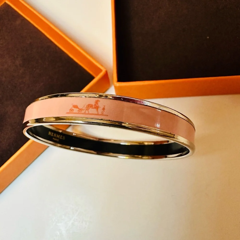 #121 Authentic Hermes Enamel Narrow Pink Bangle. - Picture 7 of 7